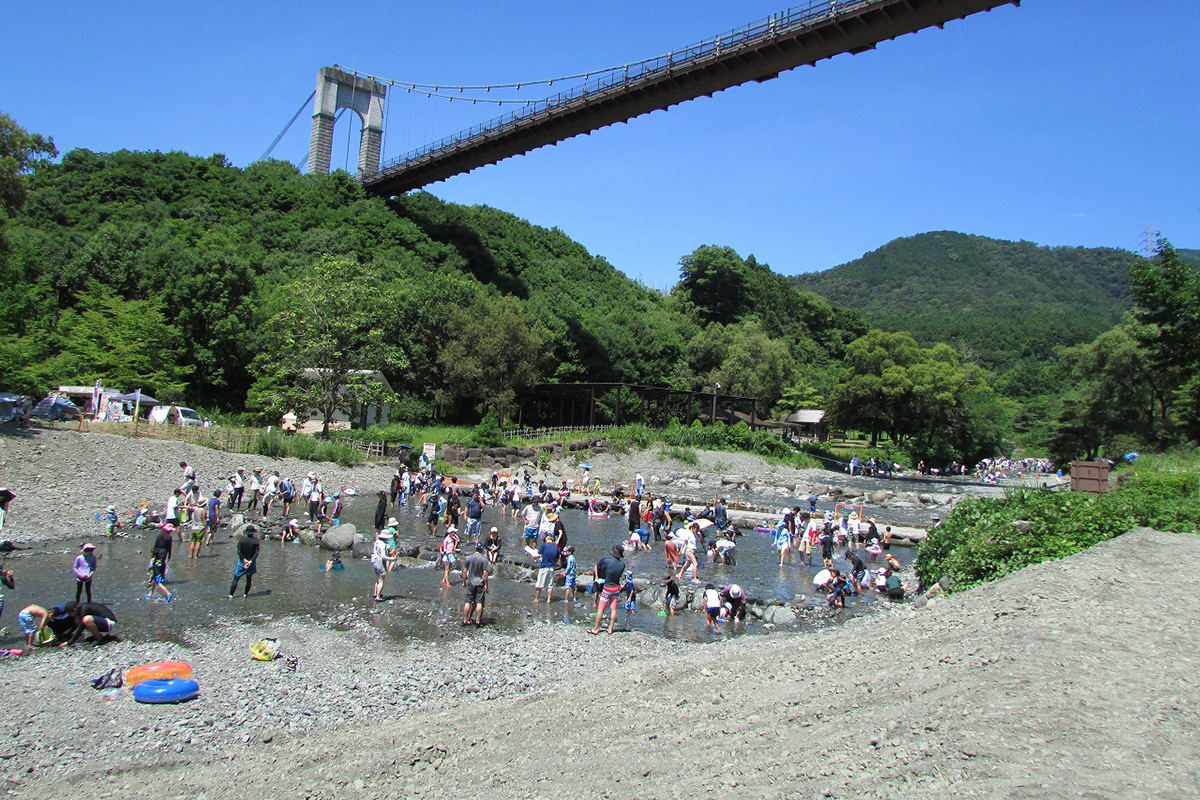 川の遊び場